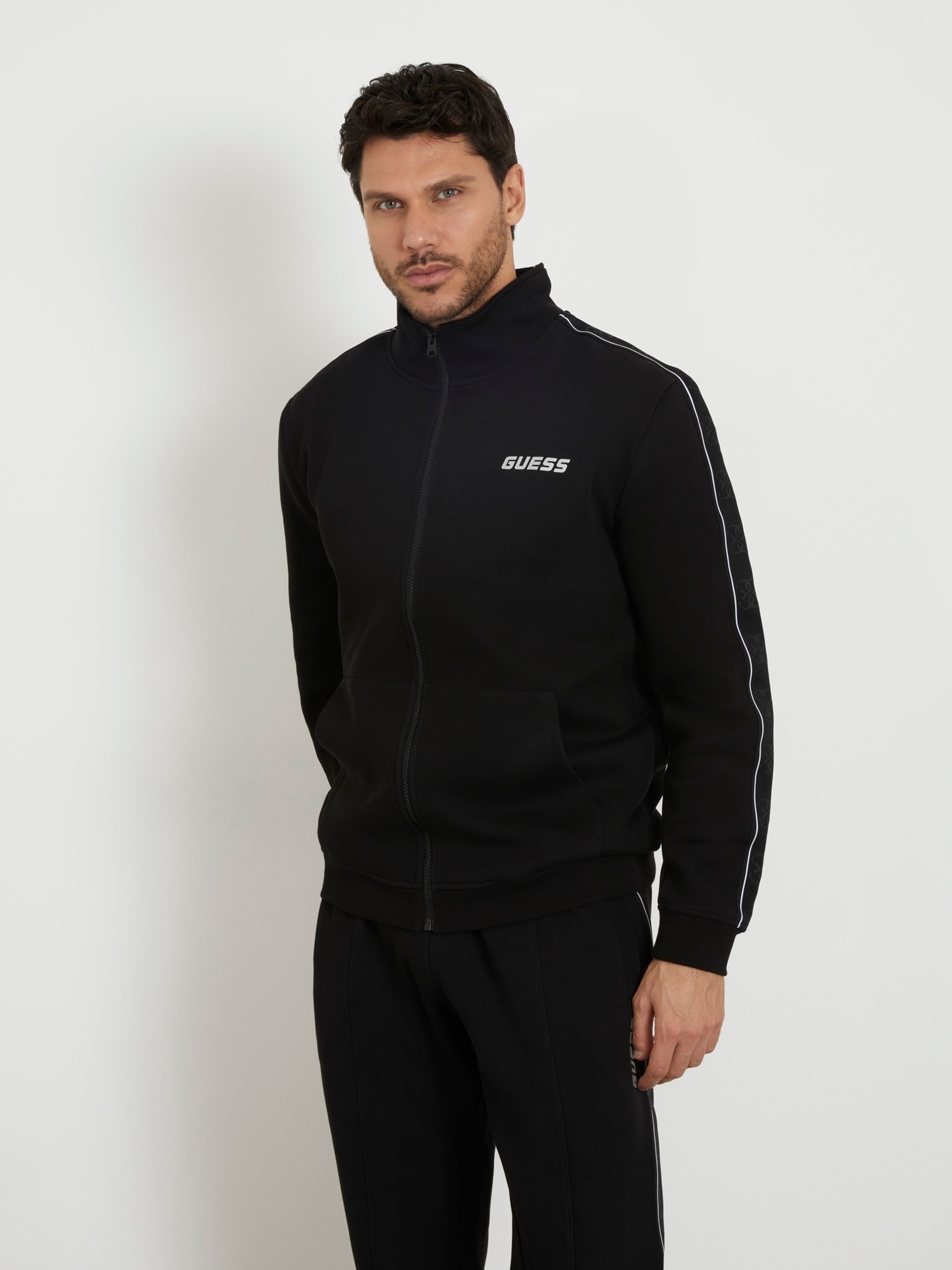 ТОЛСТОВКА Z2YQ10KB3P2 JBLK